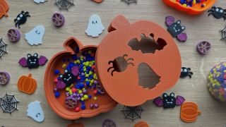 Ideální na cesty a návštěvy: Uzavíratelné provedení a kompaktní velikost umožňují sbalit Dýni i s obsahem. Perfektní...