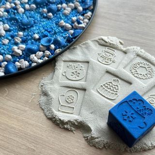 Obtiskni si zimu do modelíny, písku nebo těsta! ❄️ Zimní kostka z PLA pro malé tvořílky – ekologická, česká a nekonečně...