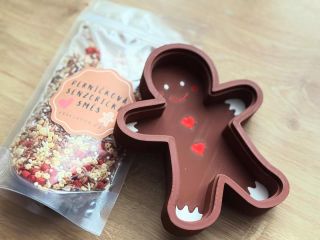 ✨ Perníčkové kouzlení pro malé ručičky ✨ Stačí trocha hravosti, pár zrníček a dětská představivost. #smyslohrani...